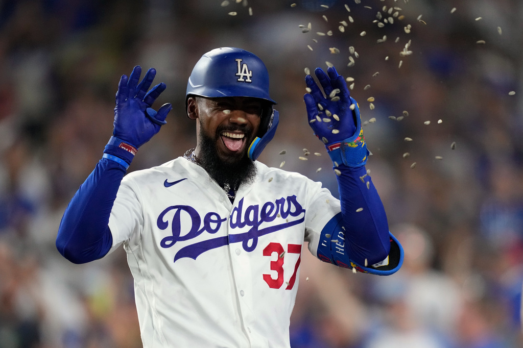 Hernández's 3-run homer and Sheehan's 10 Ks power Dodgers past Reds 6-3 for 5th straight win
